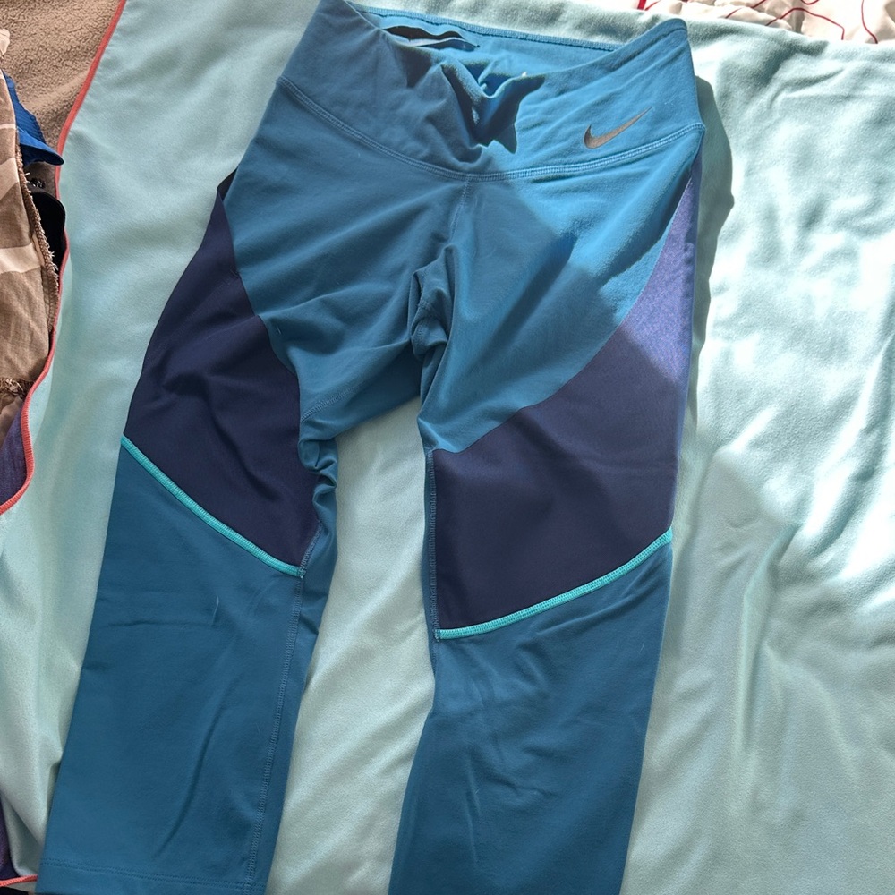 Nike cropped legging small